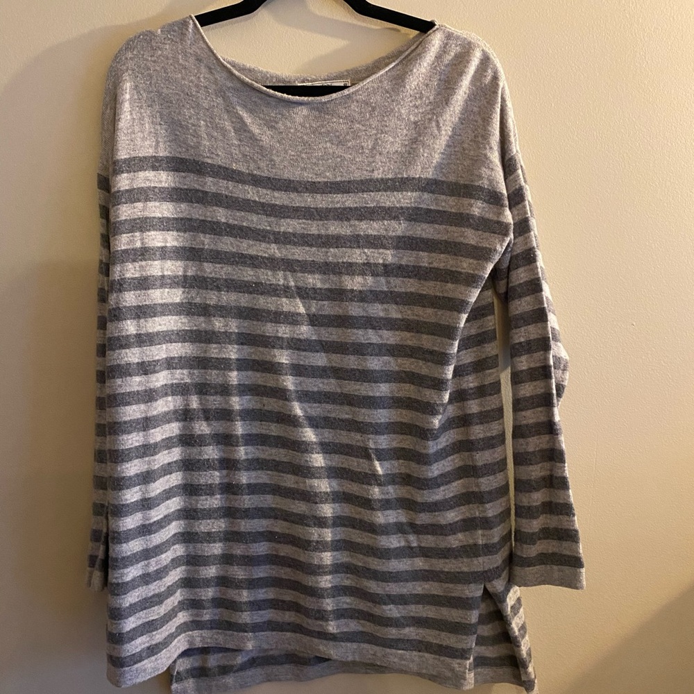 S/i/o/n/i brand medium two tone stripe sweater